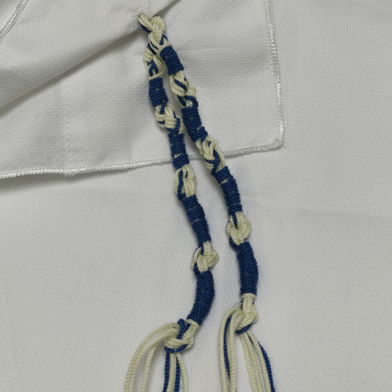 Slonim / Belz / Gur Tying Tying