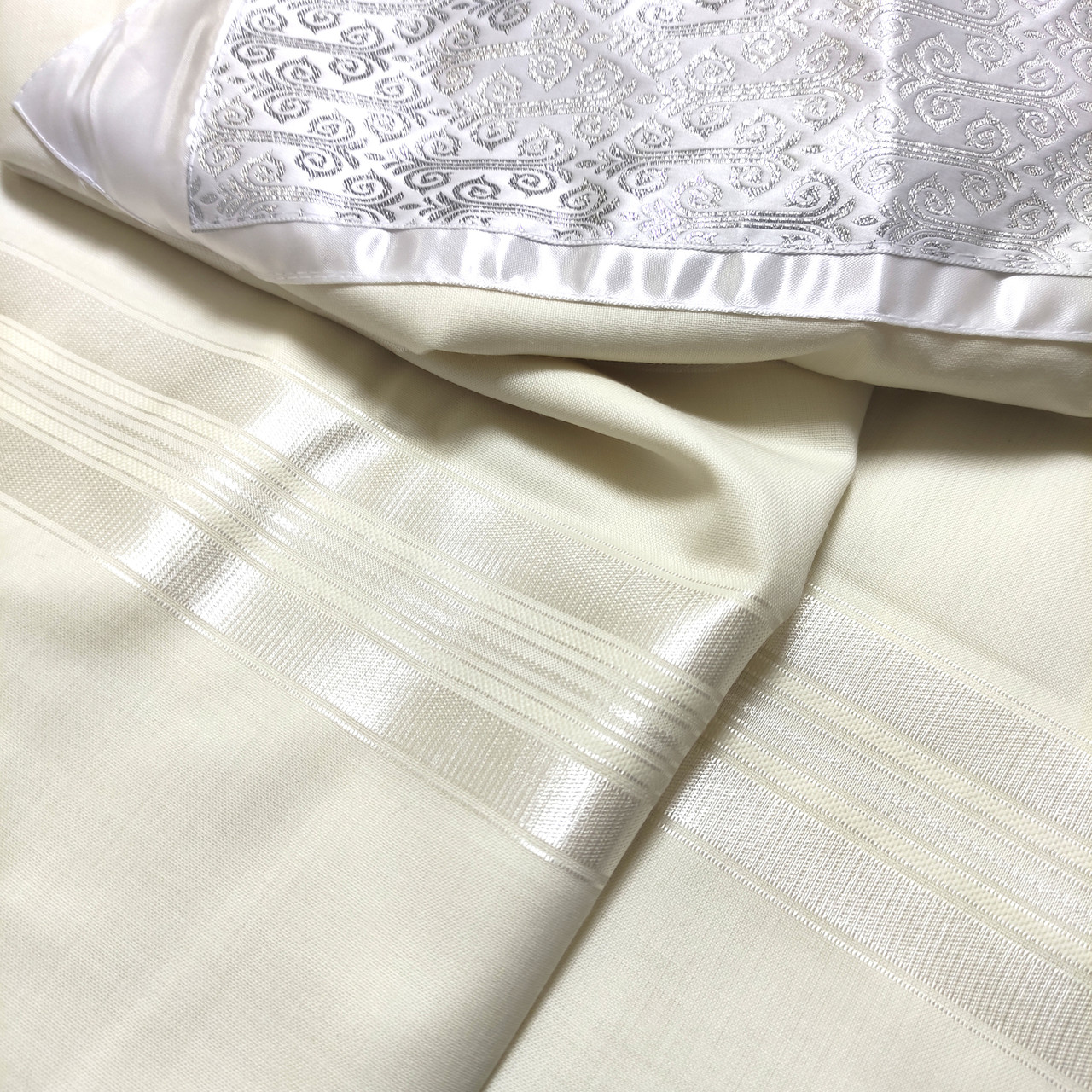 Prima A.A. White-Silver Wool Tallit